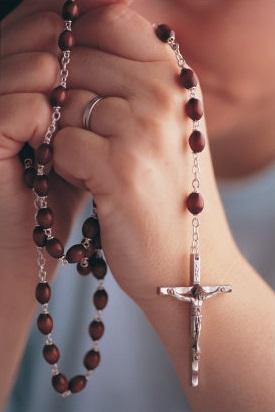 Como rezar o terço de Nossa Senhora de Fátima - Passo 3