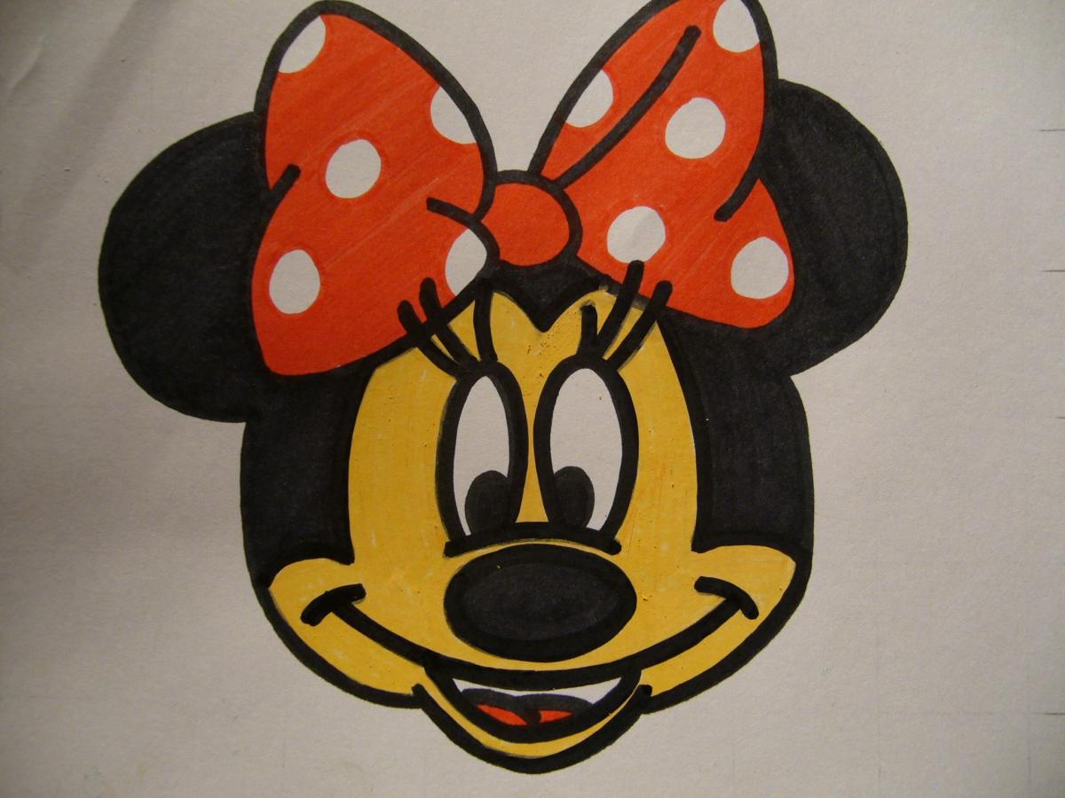 Como desenhar a cara da Minnie Mouse
