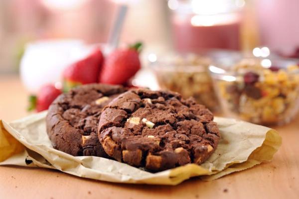 Como fazer bolachas de chocolate