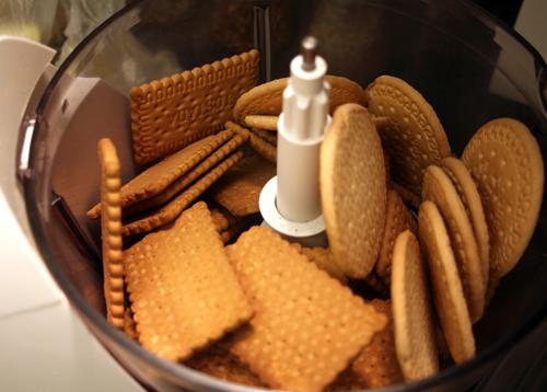 Como fazer salame de chocolate - Passo 1