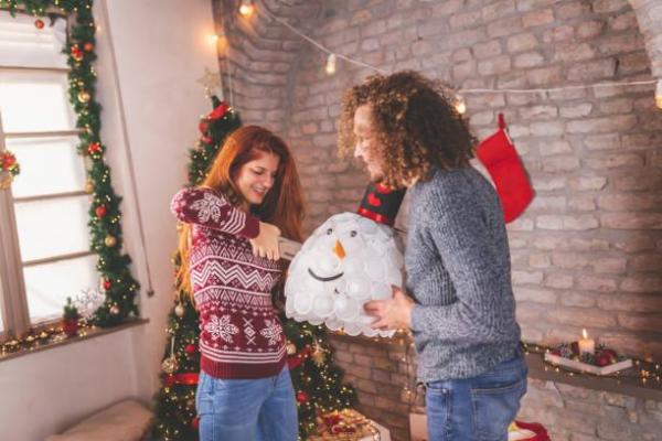 Como fazer um boneco de neve de copo - Passo 7