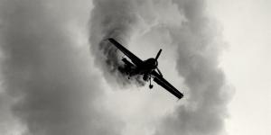 O que significa sonhar com avião caindo