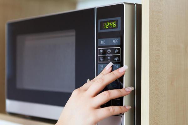 Secar roupa no micro-ondas é perigoso? - Pode secar roupas no micro-ondas?