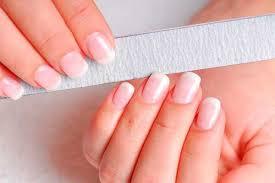Como fazer desenhos nas unhas com palito - Passo 1