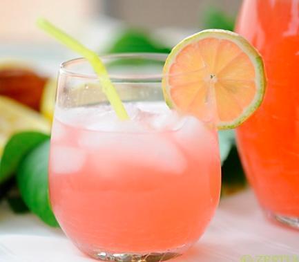 Como fazer limonada rosa - Passo 3